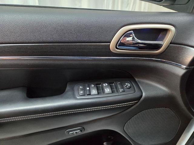 Photo of 2015 Bright White Clearcoat Jeep Grand Cherokee