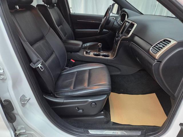 Photo of 2015 Bright White Clearcoat Jeep Grand Cherokee