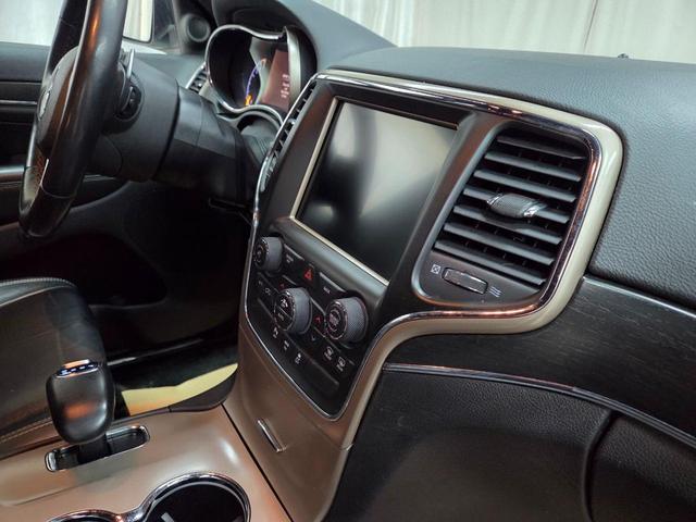 Photo of 2015 Bright White Clearcoat Jeep Grand Cherokee