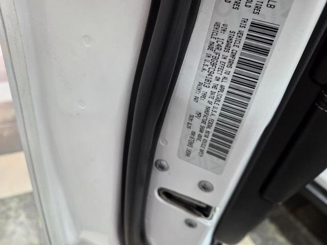 Photo of 2015 Bright White Clearcoat Jeep Grand Cherokee