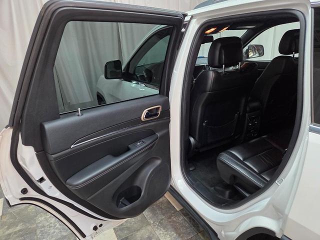 Photo of 2015 Bright White Clearcoat Jeep Grand Cherokee