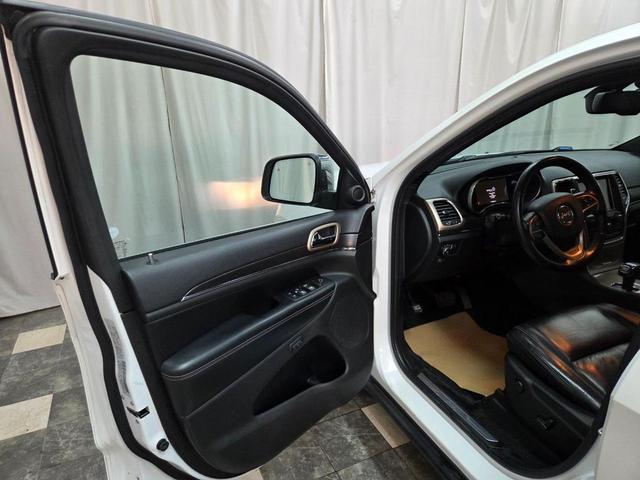 Photo of 2015 Bright White Clearcoat Jeep Grand Cherokee