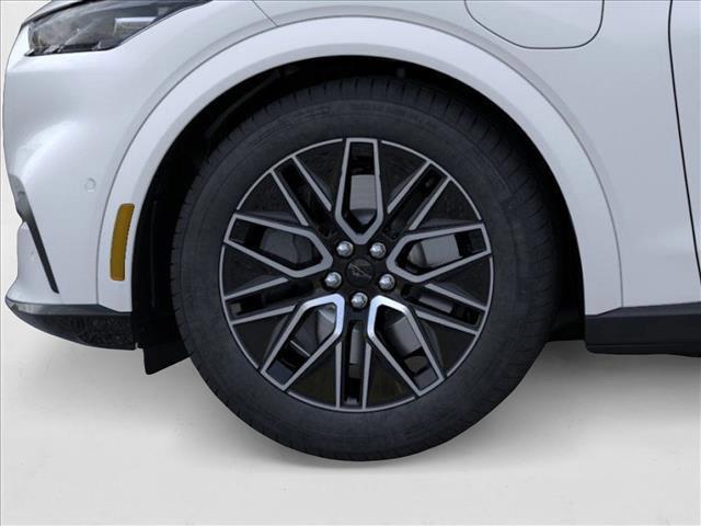Photo of 2025 Star White Metallic Tri-Coat Ford Mustang Mach-E