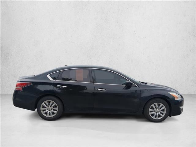 Photo of 2015 Super Black Nissan Altima