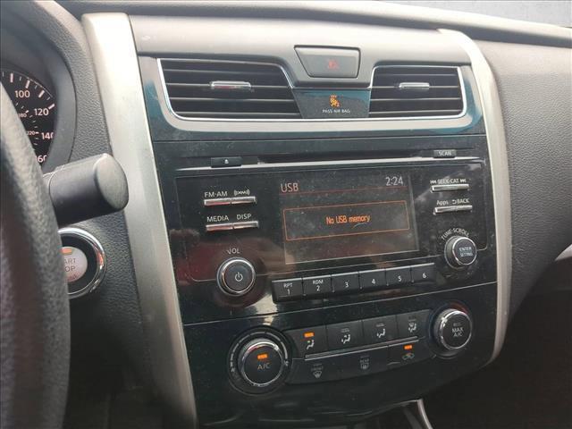 Photo of 2015 Super Black Nissan Altima