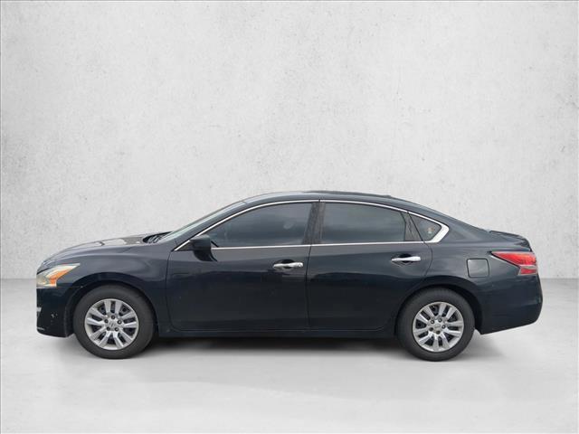 Photo of 2015 Super Black Nissan Altima