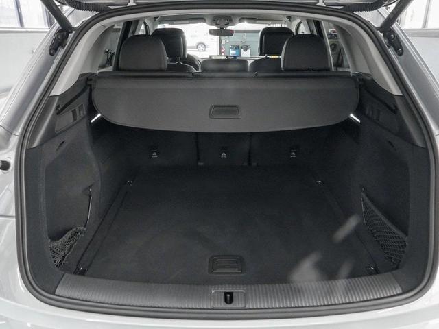 Photo of 2022 Florett Silver Metallic Audi Q5