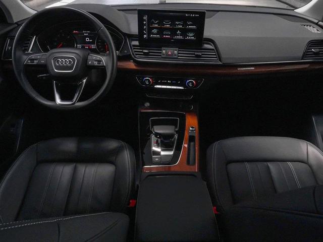Photo of 2022 Florett Silver Metallic Audi Q5