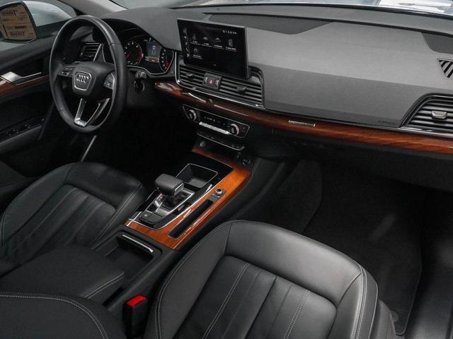 Photo of 2022 Florett Silver Metallic Audi Q5