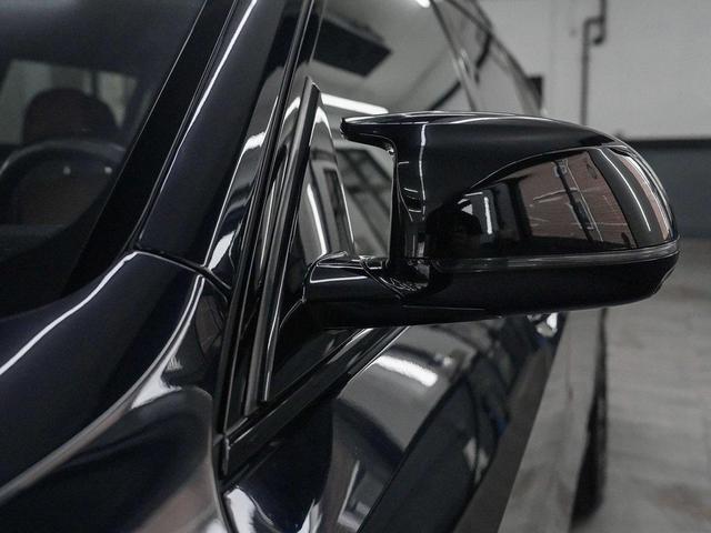 Photo of 2023 Carbon Black Metallic BMW X7
