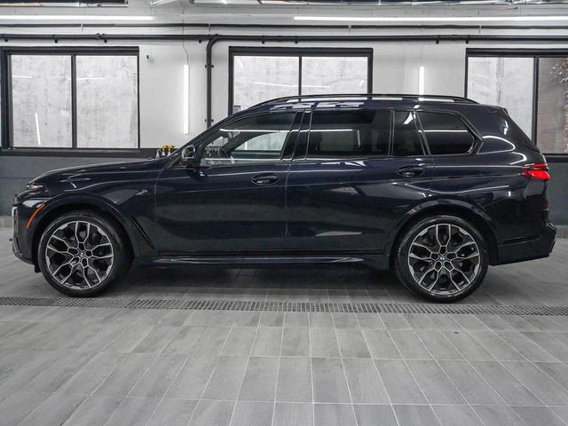 Photo of 2023 Carbon Black Metallic BMW X7
