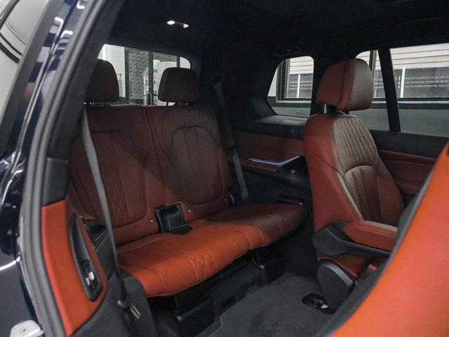 Photo of 2023 Carbon Black Metallic BMW X7