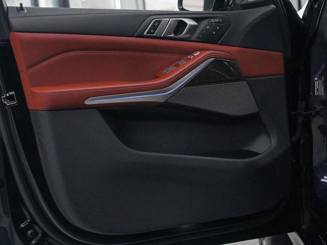 Photo of 2023 Carbon Black Metallic BMW X7