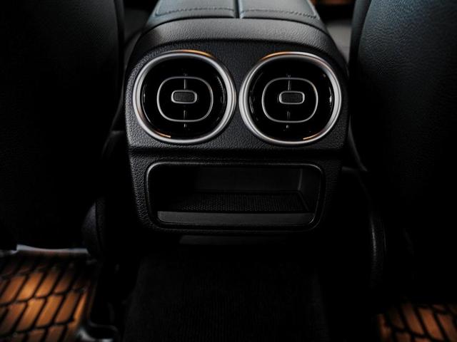 Photo of 2022 Black Mercedes-Benz C-Class