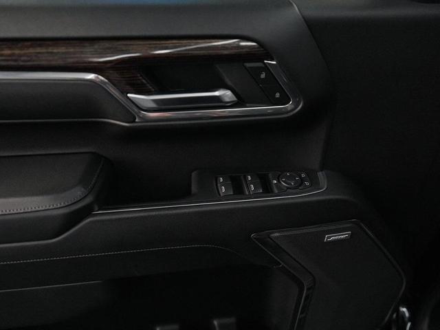 Photo of 2024 Onyx Black GMC Sierra 1500