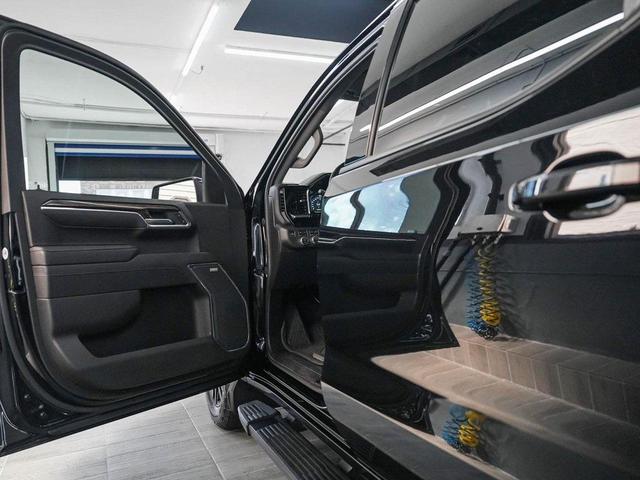 Photo of 2024 Onyx Black GMC Sierra 1500