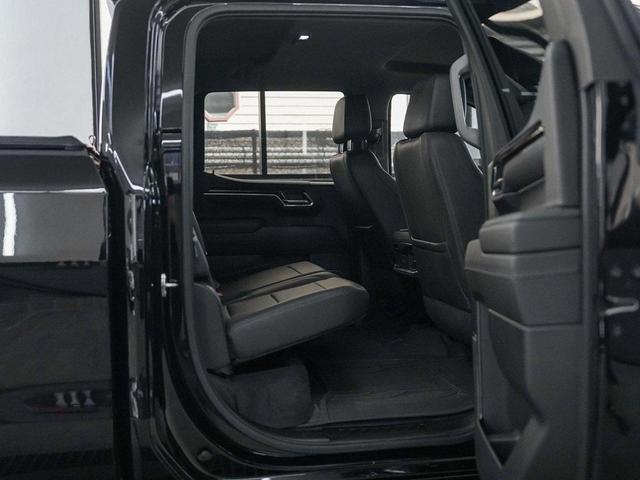 Photo of 2024 Onyx Black GMC Sierra 1500