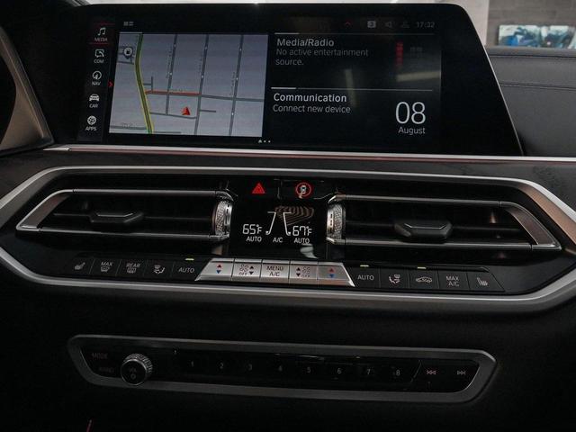Photo of 2022 Mineral White Metallic BMW X7