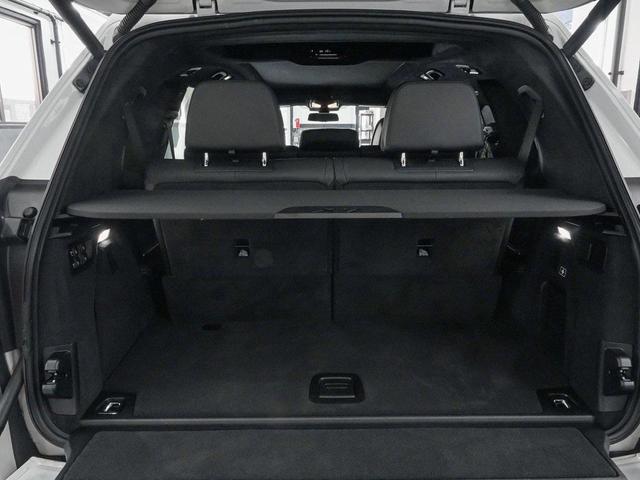 Photo of 2022 Mineral White Metallic BMW X7