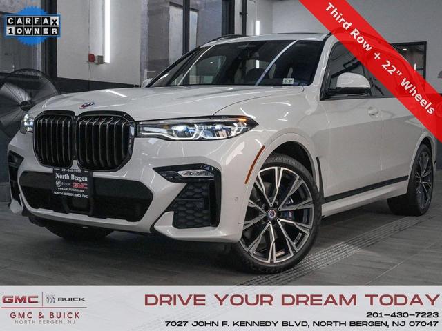Photo of 2022 Mineral White Metallic BMW X7