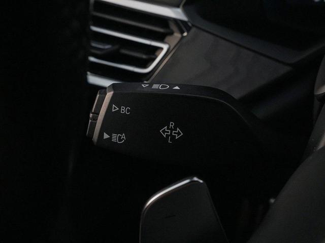 Photo of 2022 Mineral White Metallic BMW X7