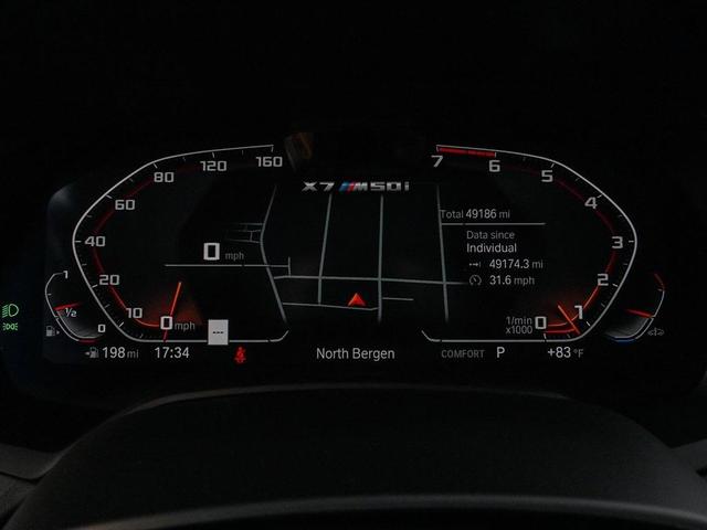 Photo of 2022 Mineral White Metallic BMW X7