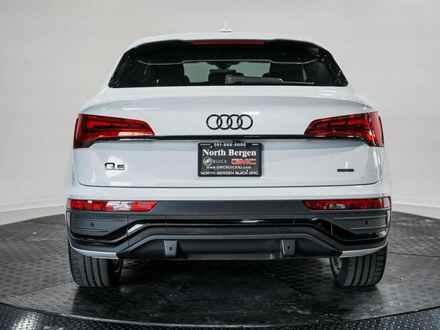 Photo of 2023 Glacier White Metallic Audi Q5