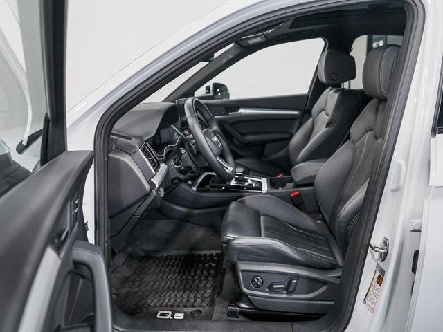 Photo of 2023 Glacier White Metallic Audi Q5