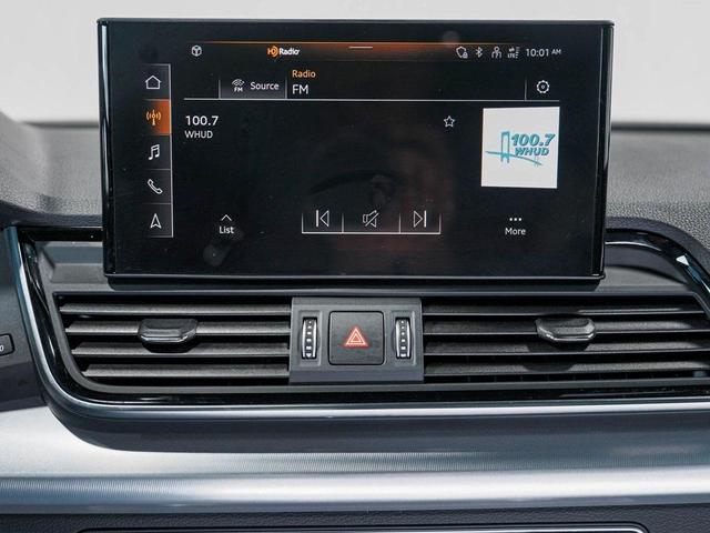 Photo of 2023 Glacier White Metallic Audi Q5