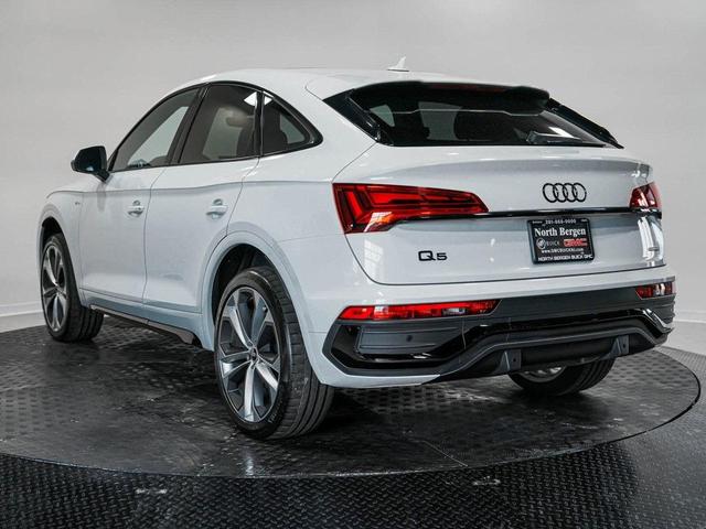 Photo of 2023 Glacier White Metallic Audi Q5