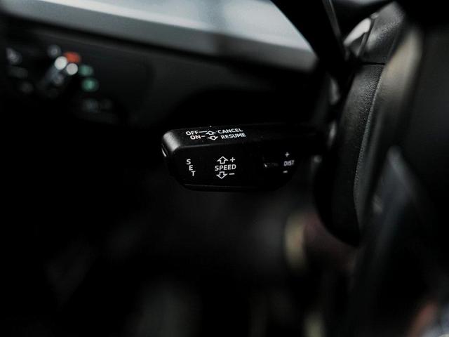 Photo of 2023 Glacier White Metallic Audi Q5