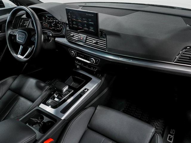 Photo of 2023 Glacier White Metallic Audi Q5