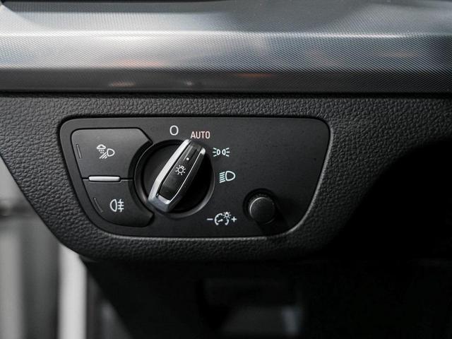 Photo of 2023 Glacier White Metallic Audi Q5