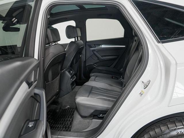 Photo of 2023 Glacier White Metallic Audi Q5