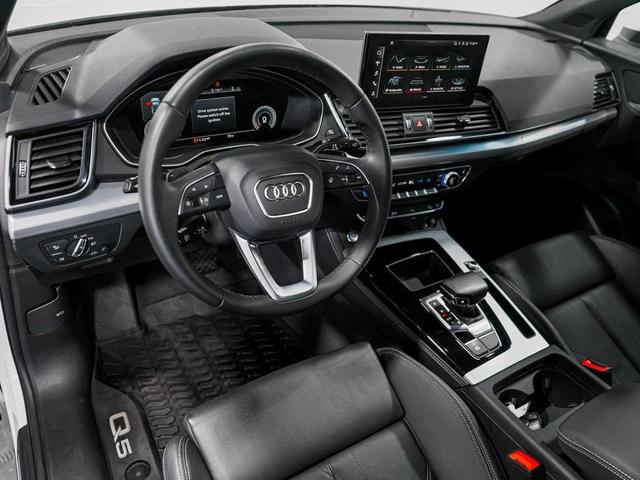 Photo of 2023 Glacier White Metallic Audi Q5
