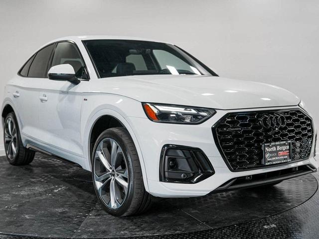 Photo of 2023 Glacier White Metallic Audi Q5