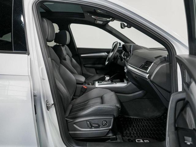 Photo of 2023 Glacier White Metallic Audi Q5