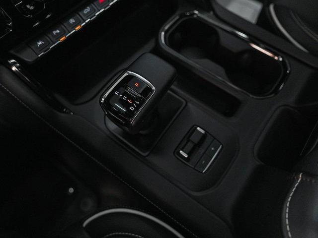 Photo of 2024 Onyx Black GMC Sierra 1500