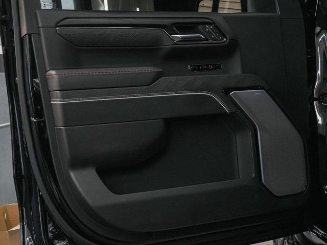 Photo of 2024 Onyx Black GMC Sierra 1500