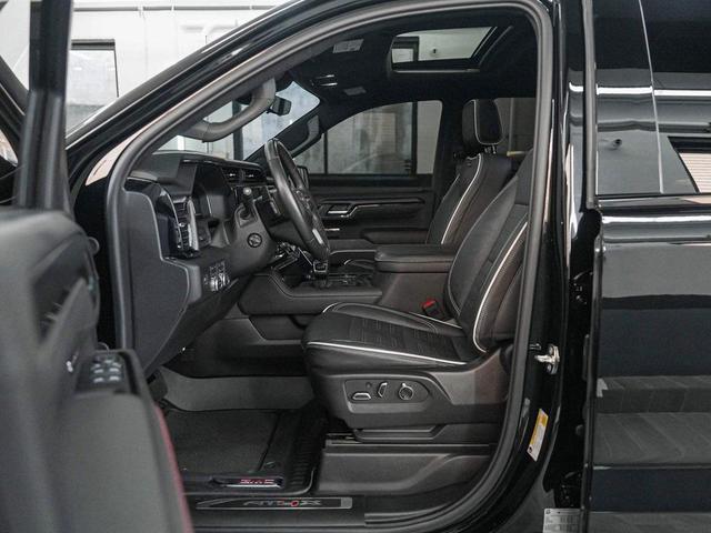 Photo of 2024 Onyx Black GMC Sierra 1500