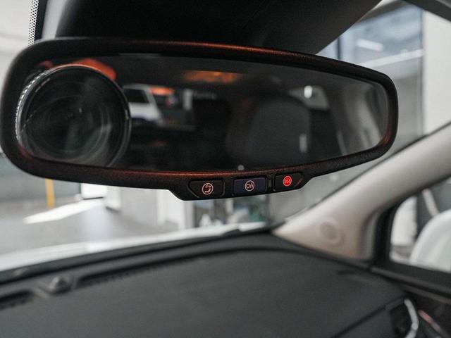 Photo of 2022 Summit White Buick Encore