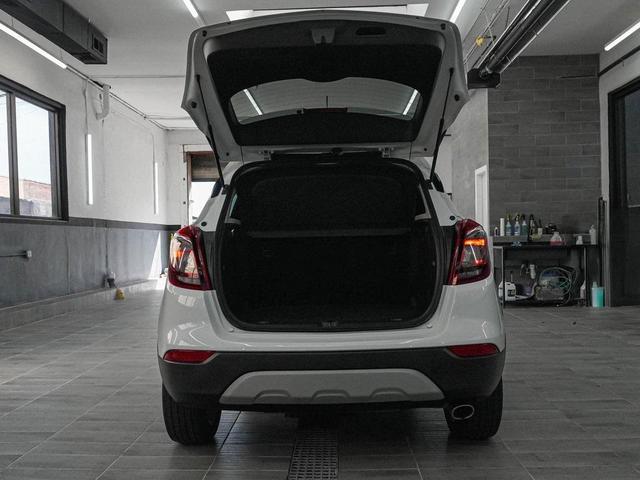 Photo of 2022 Summit White Buick Encore