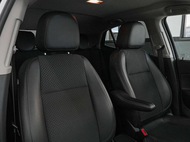 Photo of 2022 Summit White Buick Encore