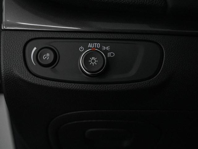 Photo of 2022 Summit White Buick Encore