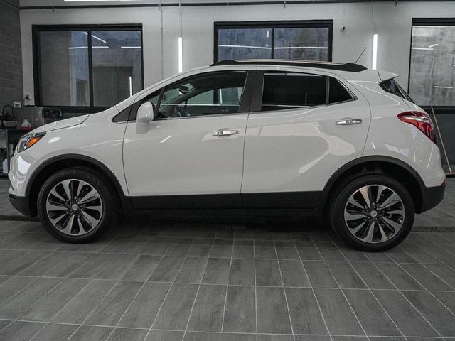 Photo of 2022 Summit White Buick Encore