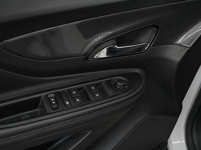 Photo of 2022 Summit White Buick Encore