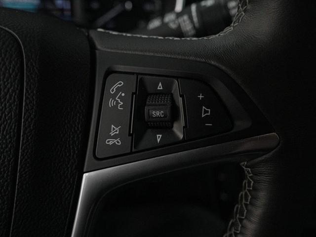 Photo of 2022 Summit White Buick Encore