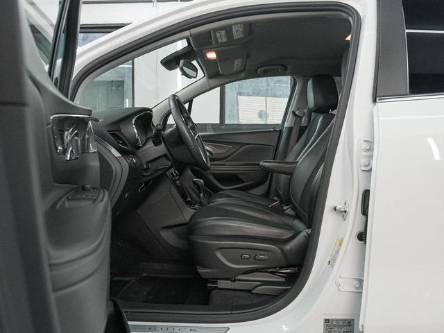 Photo of 2022 Summit White Buick Encore