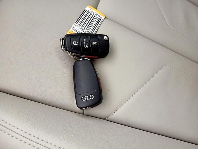 Photo of 2022 White Audi Q3