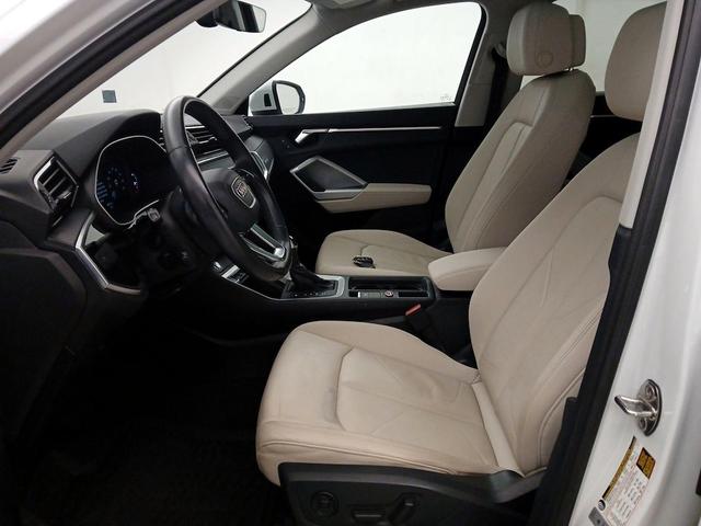 Photo of 2022 White Audi Q3